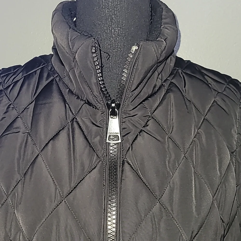 Calvin Klein Black Puffer Vest with Diamond Quilting and High Collar - Picture 2 of 14